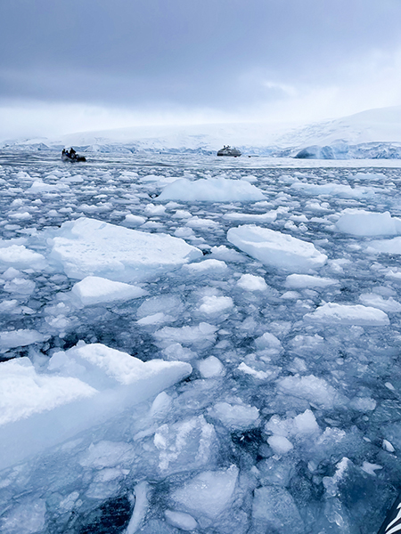  Antarctica_floating ice